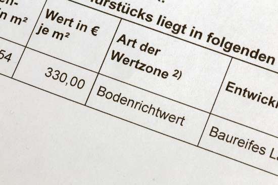 Foto: Dokument mit Bodenrichtwert